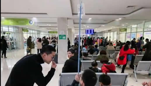 挑衣杆成输液神器是怎么回事：挑衣杆成输液神器画面