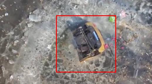 夫妻开车翻进河是什么情况:夫妻开车翻进河现场画面 夫妻开车翻进河是什么情况:夫妻开车翻进河现场画面