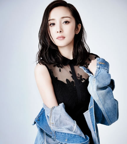 杨幂秀可爱舞姿：久违的可爱舞姿