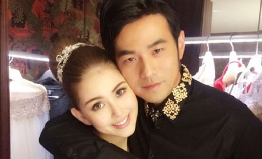 周杰伦晒儿女正面照片：一儿一女一左一右令人羡慕