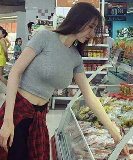 普通美女生活照20张：这些美女都很潮很时尚（图）