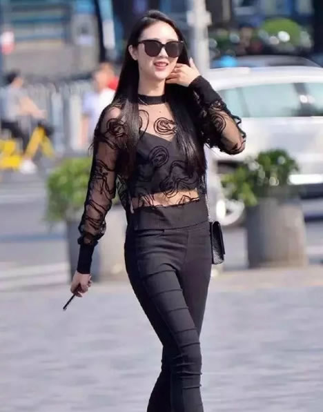 普通美女生活照20张：这些美女都很潮很时尚（图）