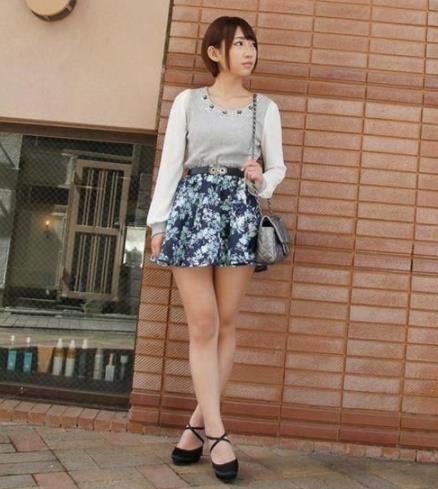 普通美女生活照20张：这些美女都很潮很时尚（图）