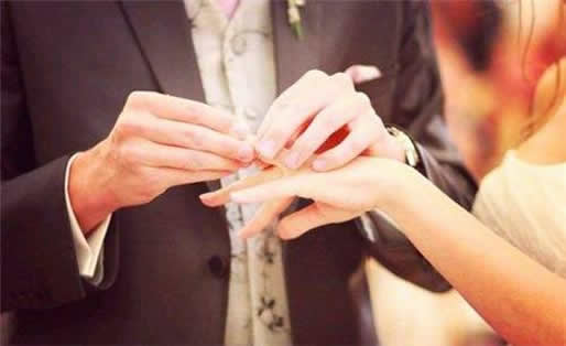 秀恩爱翻车现场是怎么回事：原因真相揭其是意料之外