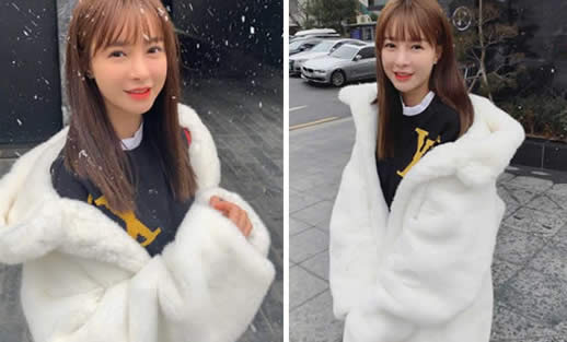 沈梦辰晒雪中美照：白色毛绒外套青春减龄笑容甜