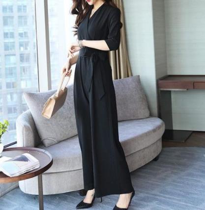 2019春季时尚连体裤服装：一件连体裤懒人的穿搭