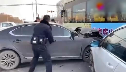 男子持刀伤母原因真相曝光:类似案件常有该怎么办 男子持刀伤母原因真相曝光:类似案件常有该怎么办