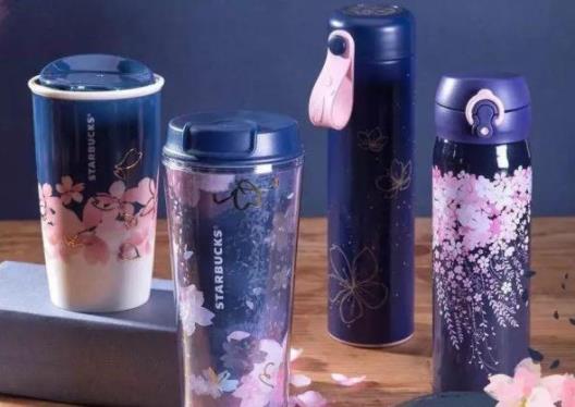 星巴克猫爪杯遭抢怎么回事：凌晨排队还动手打了起来