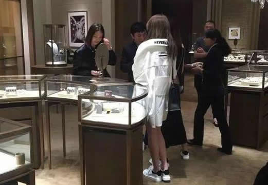 王思聪深夜做面条画面:曝光王思聪日本豪宅内部 王思聪深夜做面条画面:曝光王思聪日本豪宅内部