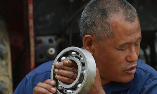 盲人摸成修车高手什么情况：耳听诊手把脉令人佩服