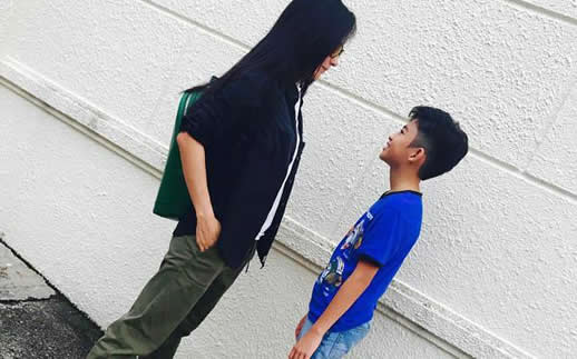 张柏芝大儿子身高照片曝光:帅气小伙子似年轻时的谢霆锋 张柏芝大儿子身高照片曝光:帅气小伙子似年轻时的谢霆锋