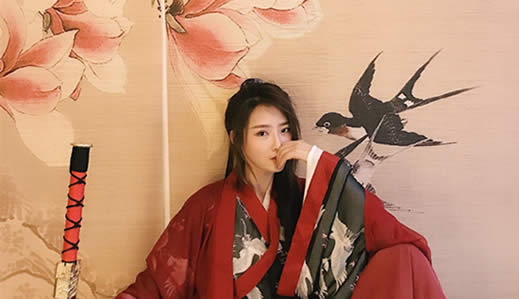 抖音网红晨妍真名叫什么：抖音晨妍整容了吗资料大起底