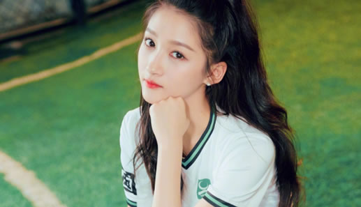 关晓彤班级合影照来袭:一张新学期合照养眼且高颜值 关晓彤班级合影照来袭:一张新学期合照养眼且高颜值