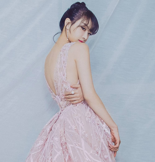 时尚的女明星露背礼服：十大明星性感撩人露背礼服