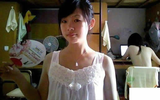 女生宿舍的秘密图片：美好的时刻欢乐无拘无束（图）