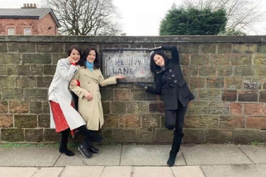 胡杏儿宣萱陈慧珊是怎么回事:同游同框出镜容颜冻龄 胡杏儿宣萱陈慧珊是怎么回事:同游同框出镜容颜冻龄