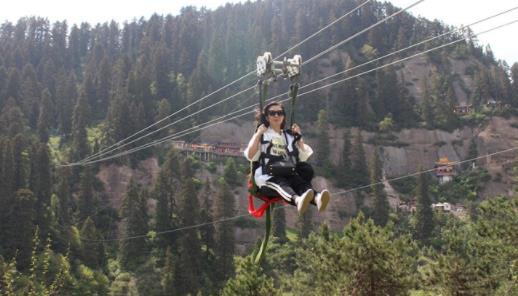 全国最长滑索开放怎么回事：挑战极限2分钟通过1500米