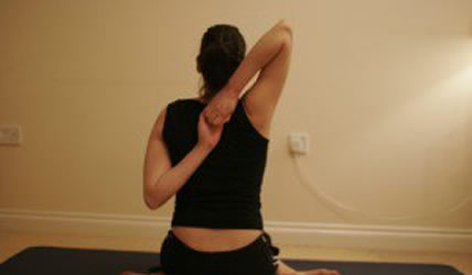 四十八式瑜伽姿势体位:详解48式标准做法及作用 四十八式瑜伽姿势体位:详解48式标准做法及作用