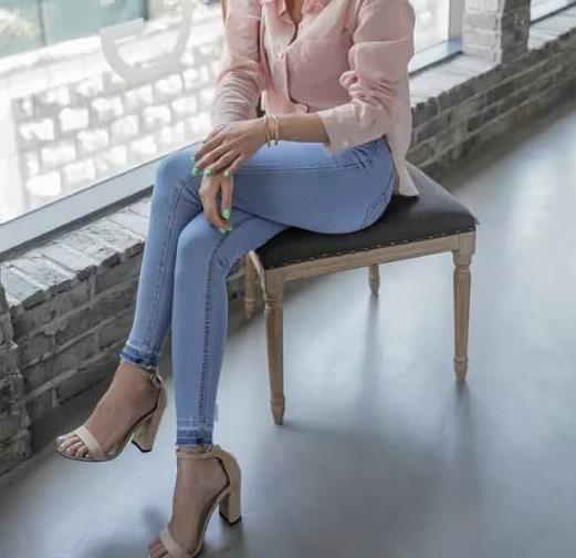 甜美动人修身显瘦牛仔裤：清新雅丽甜美女神范