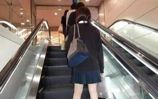 地铁叫停左行右立什么情况：左行右立你怎么看待