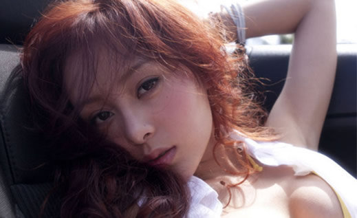 何佩瑜资料简介家庭背景：新一代性感女神何佩瑜经历美照