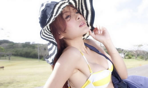 何佩瑜资料简介家庭背景：新一代性感女神何佩瑜经历美照