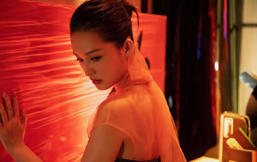 李沁的性感私密照片图片：李沁资料背景揭秘