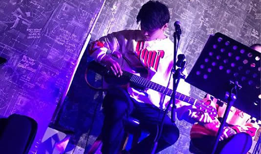 抖音我曾把完整的镜子打碎什么歌曲:歌手及简介