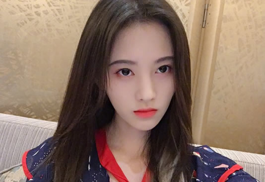 鞠婧祎多高啊揭其155的说法：鞠婧祎实际身高及年龄