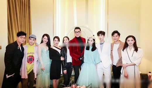 范冰冰公开晒自拍淡妆露面：范冰冰分享美肤秘笈