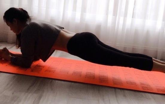 张雨绮性感健身照片：身材好到爆（明星健身照盘点）