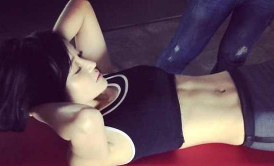 张雨绮性感健身照片：身材好到爆（明星健身照盘点）