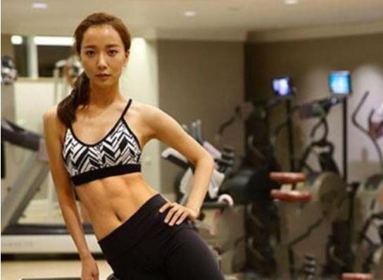 张雨绮性感健身照片：身材好到爆（明星健身照盘点）