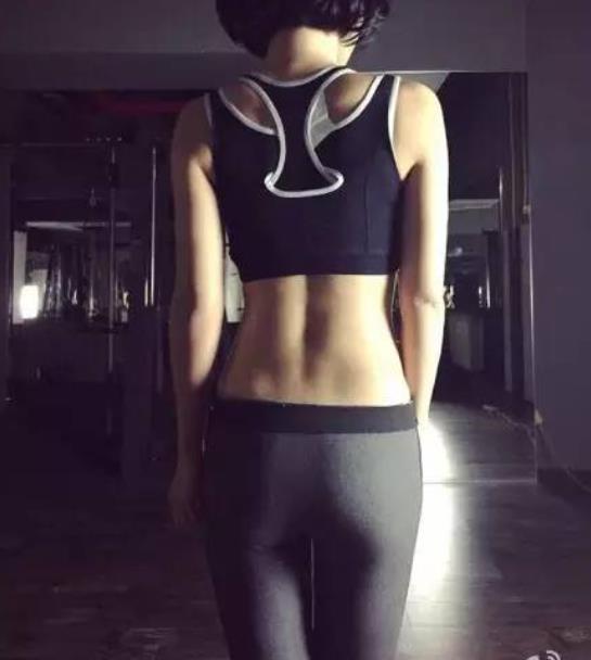 张雨绮性感健身照片：身材好到爆（明星健身照盘点）