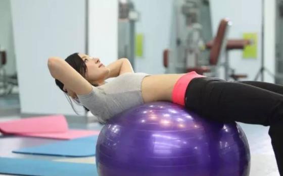 张雨绮性感健身照片：身材好到爆（明星健身照盘点）