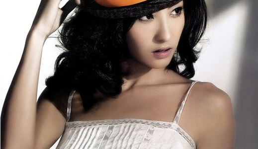 张柏芝母子泳池戏水画面曝光：女神妈妈亲子满满的爱