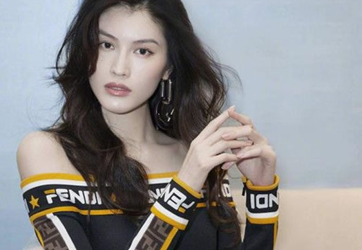 何穗恋情曝光是真的吗:本人这样回应令人意外了 何穗恋情曝光是真的吗:本人这样回应令人意外了