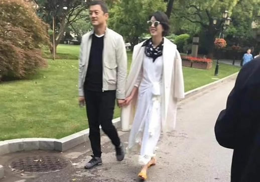 李亚鹏新女友身价什么情况：李亚鹏新女友身份是谁