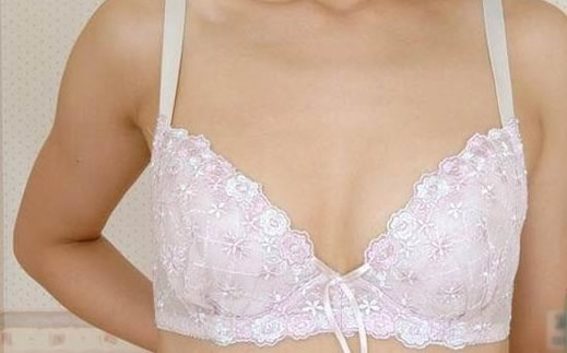 女人一辈子不穿内衣会怎么样？关于女人戴不戴胸衣的问题