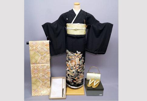 日本女人和服上面露下面藏:若隐若现吸引目光 日本女人和服上面露下面藏:若隐若现吸引目光