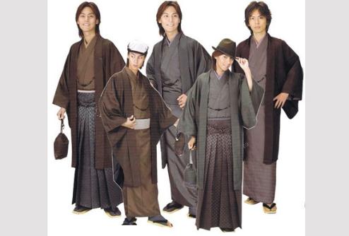 日本女人和服上面露下面藏:若隐若现吸引目光 日本女人和服上面露下面藏:若隐若现吸引目光