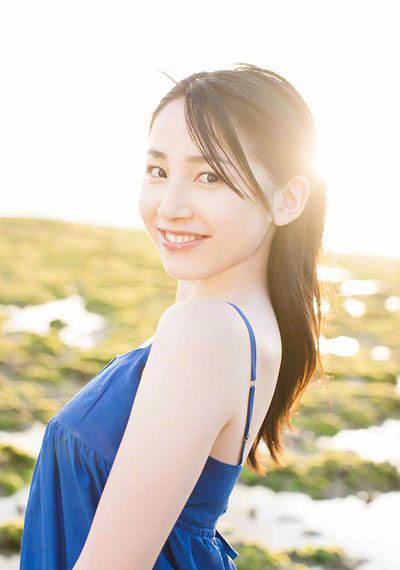 女人真正身体照片:火车上衣衫不整的女生自称或火车女神 女人真正身体照片:火车上衣衫不整的女生自称或火车女神