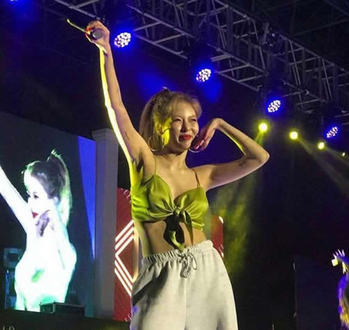 泫雅为什么叫小马：小野马泫雅泫雅舞台照（真野）