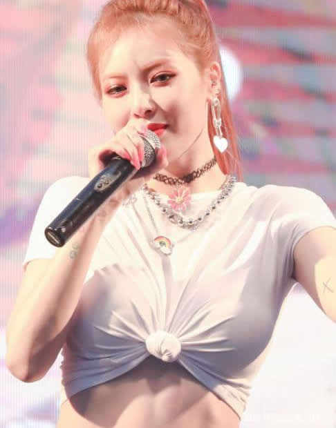 泫雅为什么叫小马：小野马泫雅泫雅舞台照（真野）