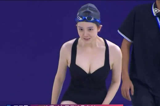 陈小纭泳池照片集合:泳装照素颜身材好又大胸 陈小纭泳池照片集合:泳装照素颜身材好又大胸