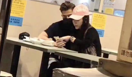 郭富城方媛情侣装：难得的平静及甜蜜的二人世界