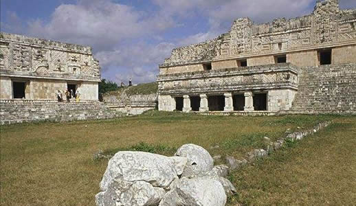 玛雅墓穴中现颅骨：能揭开玛雅文明崩溃的神秘面纱吗