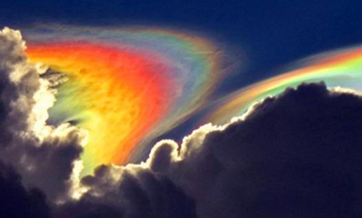 南宁七彩祥云是怎么回事:不是童话这画面确实罕见 南宁七彩祥云是怎么回事:不是童话这画面确实罕见