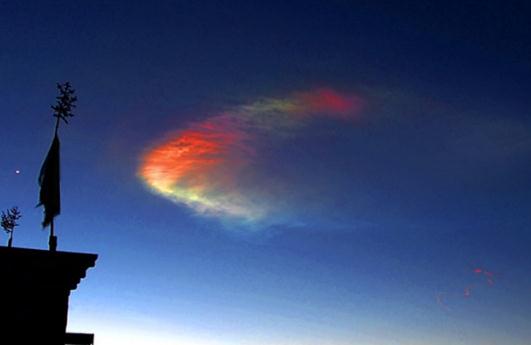 南宁七彩祥云是怎么回事:不是童话这画面确实罕见 南宁七彩祥云是怎么回事:不是童话这画面确实罕见