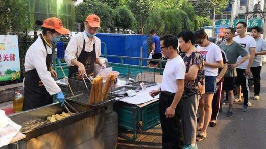 卖油条年入30万:摆摊卖油条利润这么大吗 卖油条年入30万:摆摊卖油条利润这么大吗